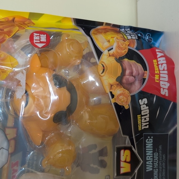 Disney Light-year Heroes Of Goo Jit Zu Buzz Light-year VS Zyclops, NEW - Picture 5 of 7